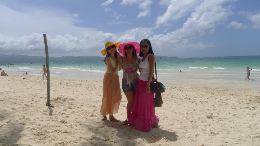 My girlfriends Ems and Laiza :)